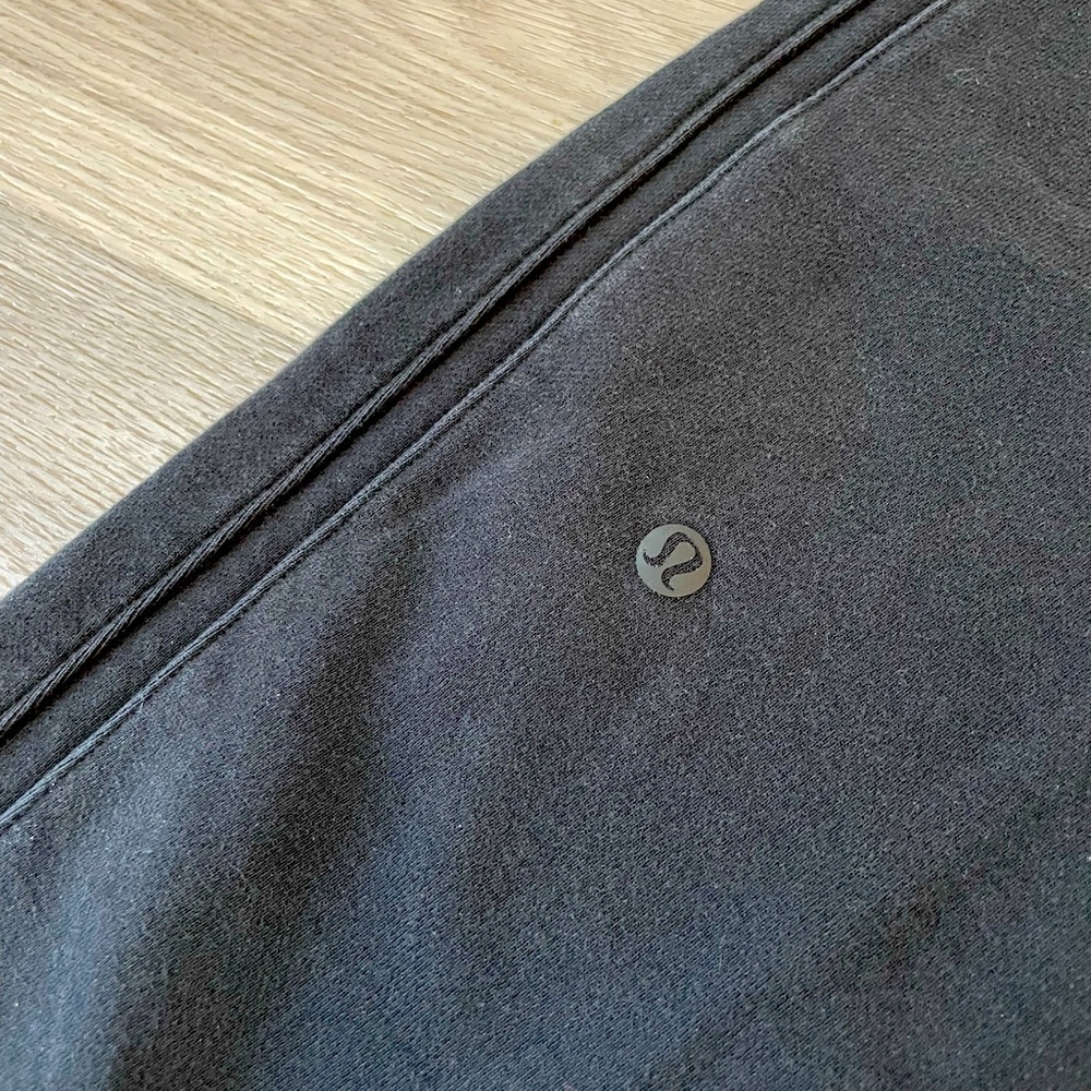 Lululemon Warm Down Jogger II Black (First Release). Size 4 - Picture 4 of 11